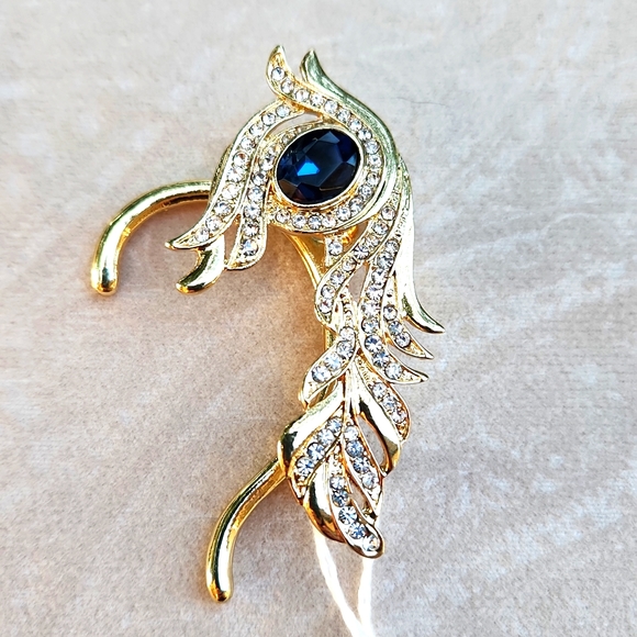 unbranded Jewelry - Single ear wrap for L ear 9K gold w blue,  clear Swarovski crystals. NWT!